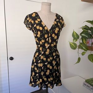 Reformation Deven Dress in Lemon Drop Size 2